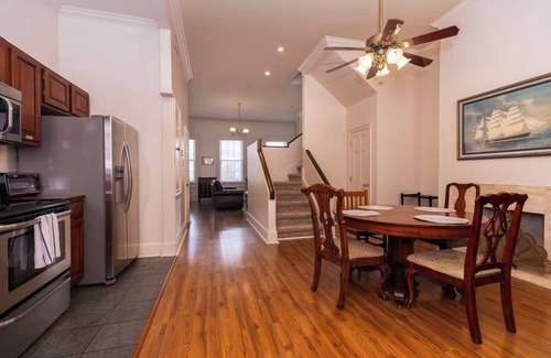 French Quarter Hotel | Stylish and Charming 2-Bedroom Stay – Authentic New Orleans Vibe