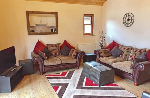 Upwood Ski Chalet | Stylish and chic lodge, perfect for romantic getaways.