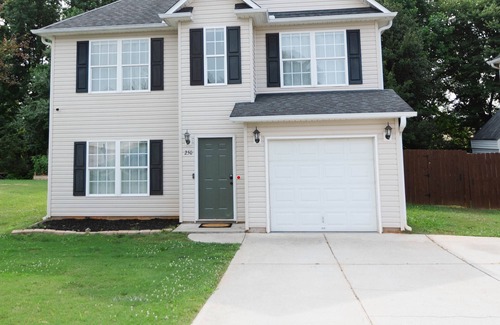 Boiling Springs House | Stylish and Comfy 3 bedroom home!