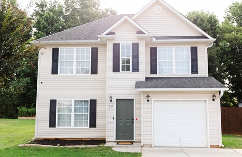 Boiling Springs House | Stylish and Comfy 3 bedroom home!