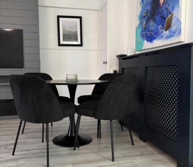 Canning Town North Apartment | Stylish and Cosy 1 bed Apartment East London