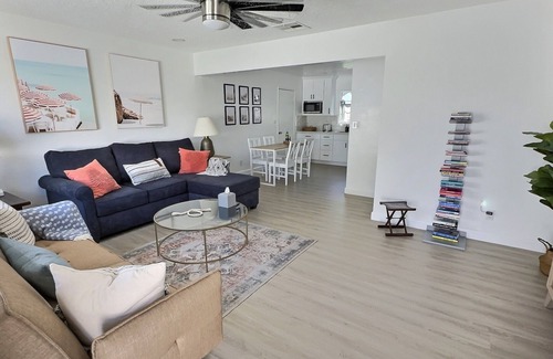 San Gabriel House | Stylish and cozy 3B/3B Home in the Heart of San Gabriel!