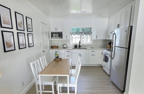 San Gabriel House | Stylish and cozy 3B/3B Home in the Heart of San Gabriel!