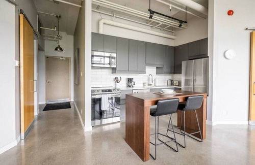 Fashion District Apartment | Stylish and Modern 1BR Industrial Loft!