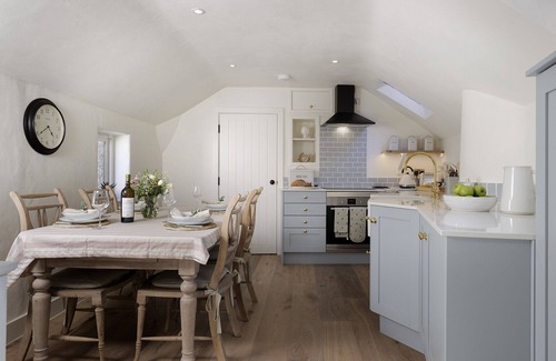 Stow-on-the-Wold Cottage | Stylish and sophisticated holiday apartment - Flat 2 Martins House