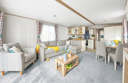 Ludchurch House | Stylish and spacious 12ft-wide caravan with one double and two twin.