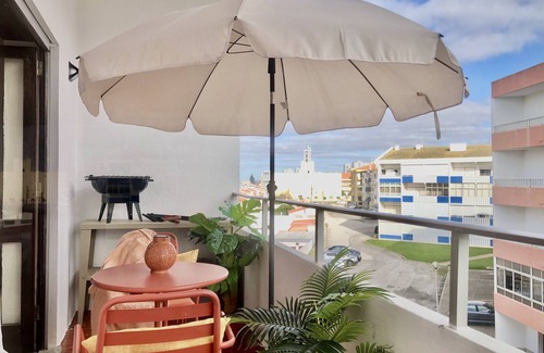 Praia de Santa Cruz Apartment | Stylish apartment, 400 meters from the beach