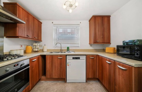 Bletchley Apartment | 🌟Stylish Apartment-Free Parking-8 minutes to CMK🌟