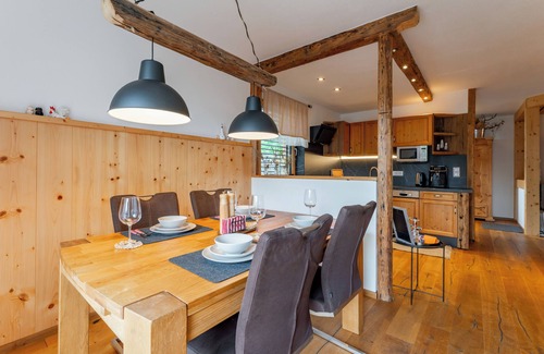 Mittersill Apartment | Stylish apartment, central, near the ski bus