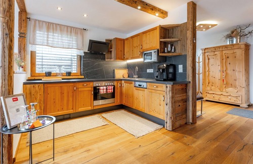 Mittersill Apartment | Stylish apartment, central, near the ski bus