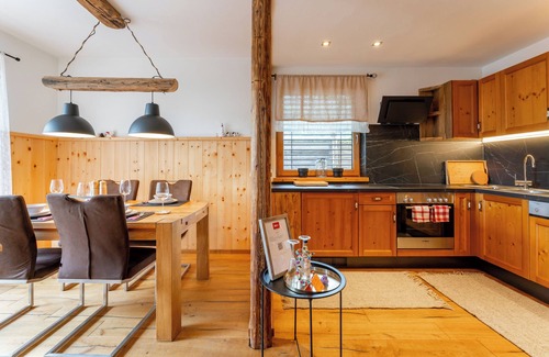 Mittersill Apartment | Stylish apartment, central, near the ski bus