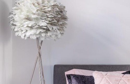 Wellington Place Apartment | Stylish Apartment in Fort York