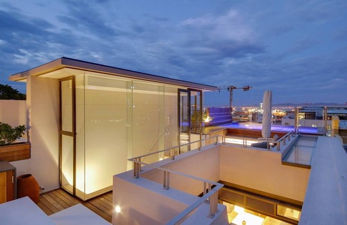 Cape Town City Centre Apartment | Stylish Apartment in the heart of the De Waterkant Loader A