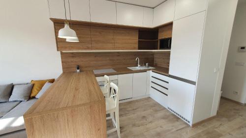 Zapad Apartment | Stylish apartment near Old Town with AC and parking