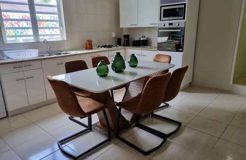 Brievengat Apartment | Stylish apartment w/pool located in peaceful neighbourhood