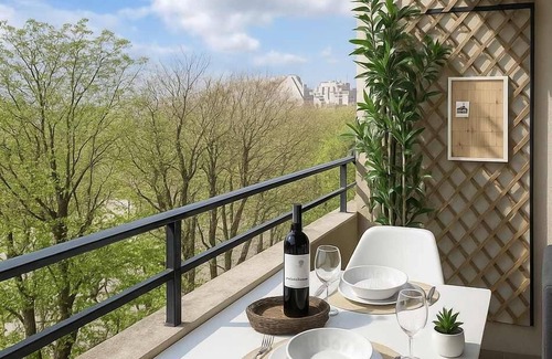 16th Arrondissement Apartment | Stylish Apartment with Balcony + Lift in Paris