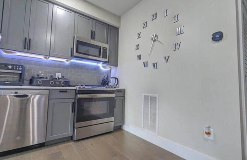 Trinidad Condo | Stylish Apt 2 blks from H Street in Washington DC!