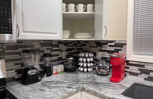 Santa Clara Condo | Stylish Apt w/Exceptional Amenities-Great location