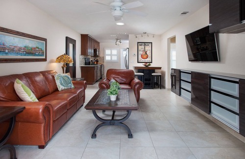 Indian Rocks Beach Condo | Stylish Beach Retreat Right Across Street From Beach & Gulf of Mexico in IRB!