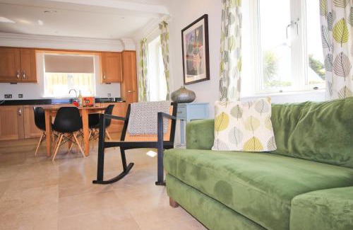 Treyarnon Apartment | STYLISH, BEACHSIDE apartment, sea views