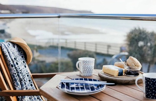 Praa Sands House | Stylish Beachside Home with Amazing Sea Views