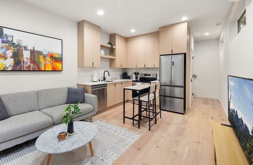 North Beacon Hill House | Stylish Beacon Hill Townhome Retreat