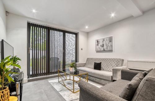 Southfields Apartment | Stylish Beauty Ground Floor 1BR 1BA Private Garden