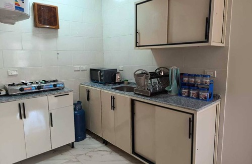Al-Khalifa Apartment | Stylish Bedroom Apartment. Secure Compound Luxury Furnishings & Spacious Rooftop