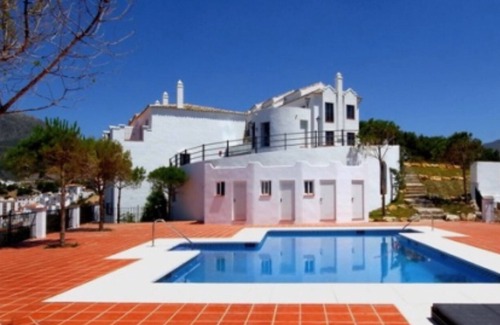 Casares House | Stylish Casares, 3 bedrooms large patio, terrace & communal pool