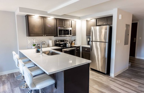 Playhouse Square Apartment | Stylish Chic Downtown Apartment