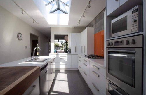Fitzroy House | Stylish Coastal Getaway near Fitzroy Beach