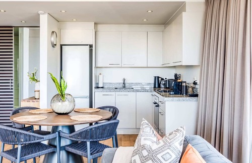 Green Point Apartment | Stylish Comfort at the Luxurious Tramonto