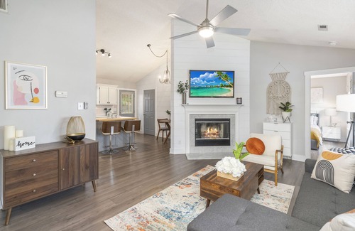 Durham House | Stylish & Comfortable Bungalow * Mins to Duke, UNC, RDU & Downtown*