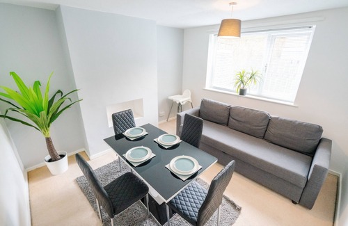 Sheffield City Centre House | Stylish & Comfortable 3BR Spacious Home w/Parking