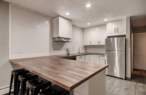 Frisco Condo | Stylish Condo w/Hot Tub & Pool, Walk to Downtown Frisco!