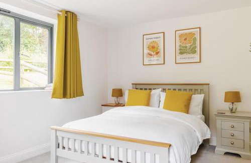 Nettleton House | Stylish Cotswolds Retreat nestled between Bath and Castle Combe