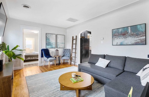 Livonia House | Stylish, Cute & Homey Livonia Getaway