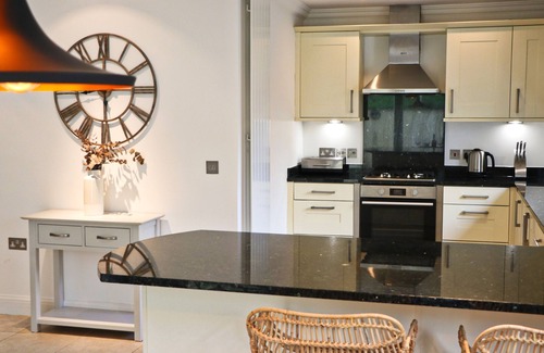 Constantine Bay Apartment | Stylish dog friendly apartment, patio garden, by the beach