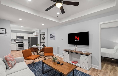 Gastonia House | Stylish Downtown Gastonia Stay – 2BR/2BA w/King + Queen