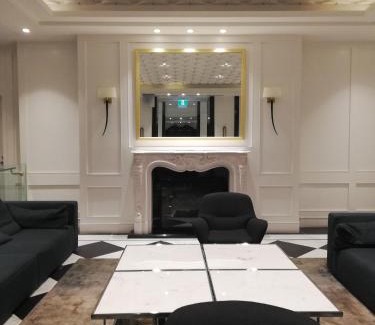 Bay Cloverhill Apartment | Stylish Downtown Toronto Residential Hotel