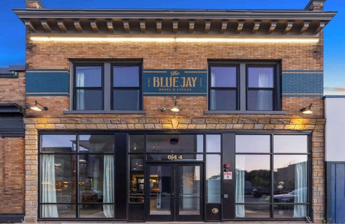 Grand Rapids Apartment | Stylish Dual King Suites - Walk to Bridge St