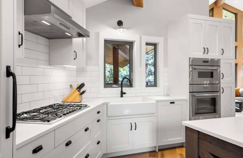 Nicklaus North House | Stylish Family Chalet, Hot Tub, Views, BBQ
