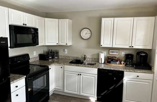 Loveland House | Stylish Family Loveland Home Quiet Neighborhood Pets OK Easy Access to 275