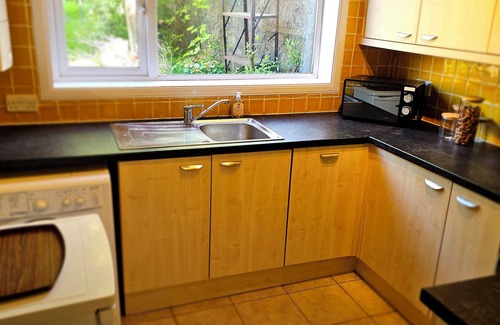 Central Aberdeen Apartment | Stylish flat in central location. Pet friendly
