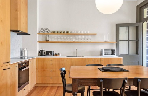 The Rocks House | Stylish heritage home The Rocks