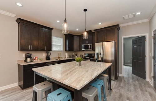 Hampton House | Stylish Home in Phoebus - 5 min to Buckroe Beach