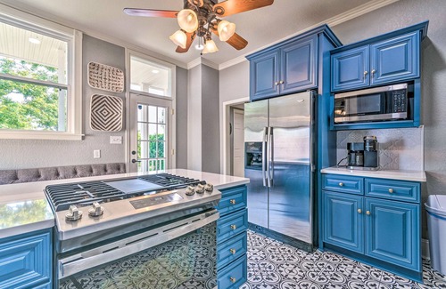 Hot Springs House | Stylish home w/washer/dryer, deck with grill, cable & central AC