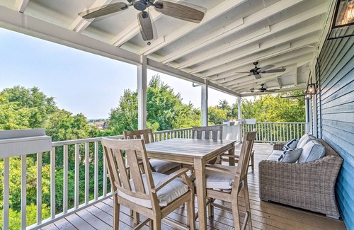 Hot Springs House | Stylish home w/washer/dryer, deck with grill, cable & central AC