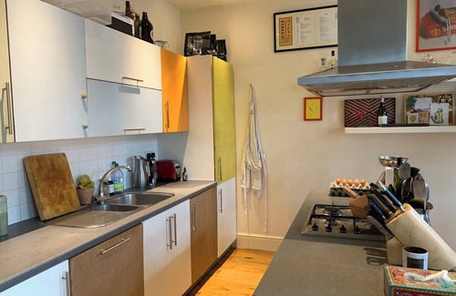 Homerton Apartment | Stylish & Homely 1BD Flat, 1min to Clapton Sqaure!