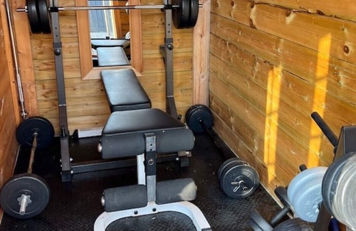 Hereford House | Stylish House 4 beds Jacuzzi Gym fast Wi-Fi Parking
